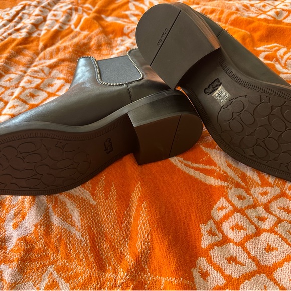 Coach Bowery Bootie (8.5) - Picture 2 of 2